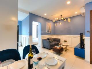Saigon royal  1 phòng ngủ 1 toilet  full nội thất  15 triệu. xem nhà gọi 0939 609 ***
