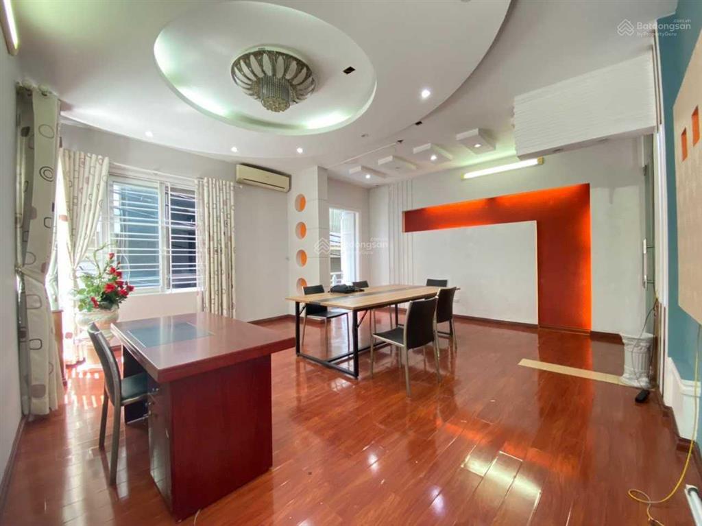 Cho thuê nr ngõ 106 hoàng quốc việt 45m2 x 4t căn góc, ô tô bàn cờ giá 15tr/th có thương lượng