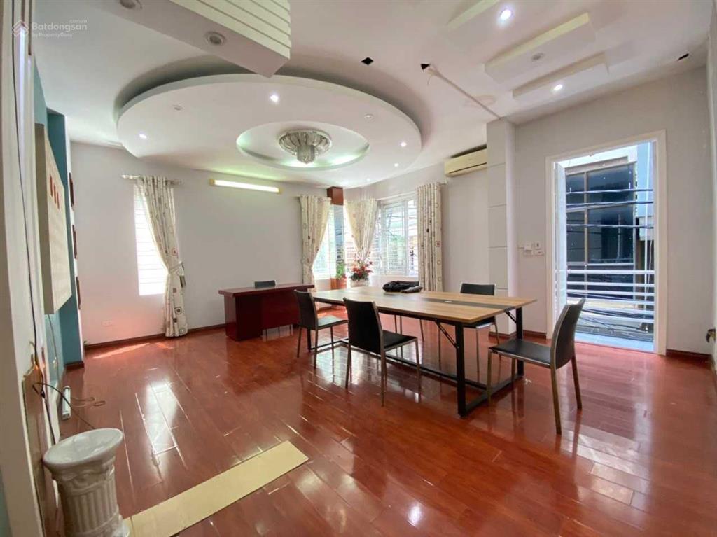Cho thuê nr ngõ 106 hoàng quốc việt 45m2 x 4t căn góc, ô tô bàn cờ giá 15tr/th có thương lượng