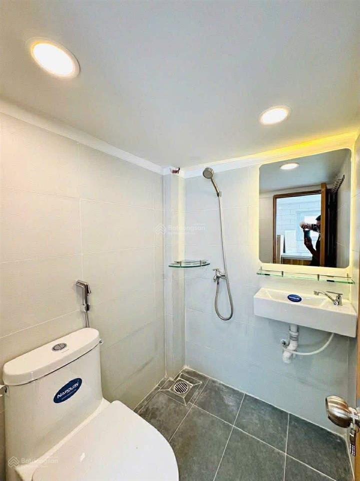 Siêu phẩm mới cao cấp tiện nghi an ninh bancol thoáng ngay vòng xoay dân chủ