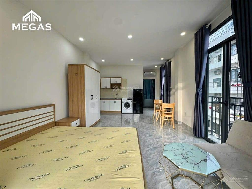 Siêu phẩm mới cao cấp tiện nghi an ninh bancol thoáng ngay vòng xoay dân chủ