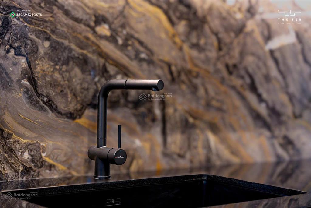The ten trần cao 3.8m, onsen chuẩn nhật duy nhất tại miền nam