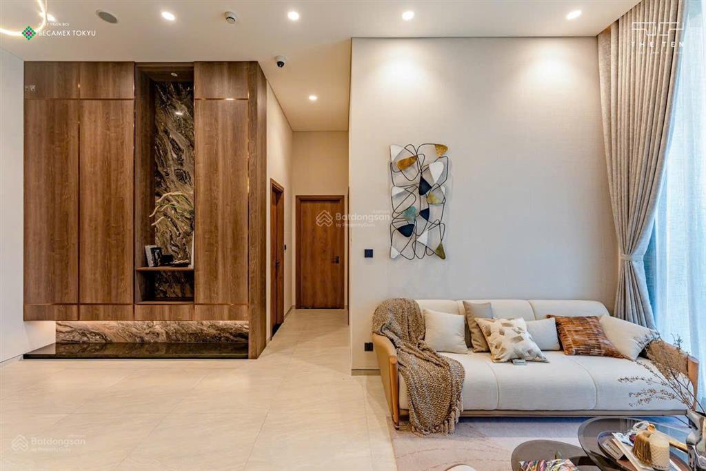 The ten trần cao 3.8m, onsen chuẩn nhật duy nhất tại miền nam