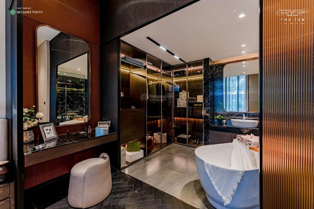 The ten trần cao 3.8m, onsen chuẩn nhật duy nhất tại miền nam