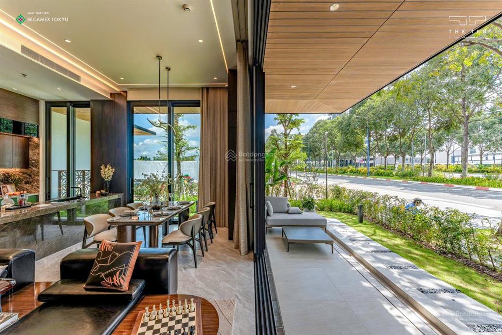 The ten trần cao 3.8m, onsen chuẩn nhật duy nhất tại miền nam