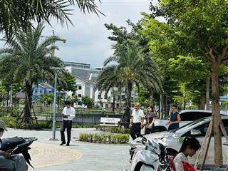 Bán biệt thự 200m2 cực đẹp trong khu đô thị singapore, đón sóng đường 120m sân bay gia bình,giá f0