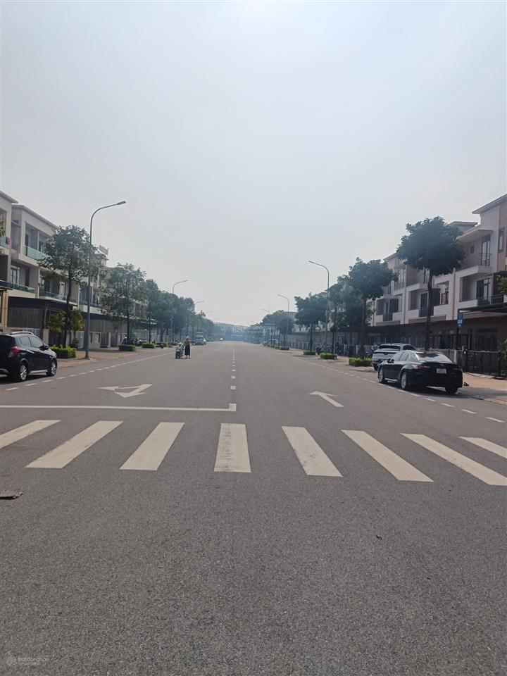 Bán shophouse 120m2 trên phố đi bộ 26m, kinh doanh cho thuê được ngay.