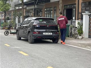 Bán shophouse 100m2, có đường sau nhà 6m, vị trí đẹp trong khu đô thị singapore, cho thuê được ngay