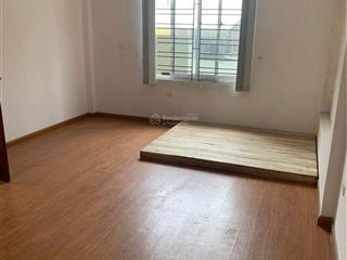 Cho thuê phòng trọ khép kín 5, ngõ 150 phó đức chính, d30m2 giá 3,5tr/tháng, k chung chủ gần hồ tây