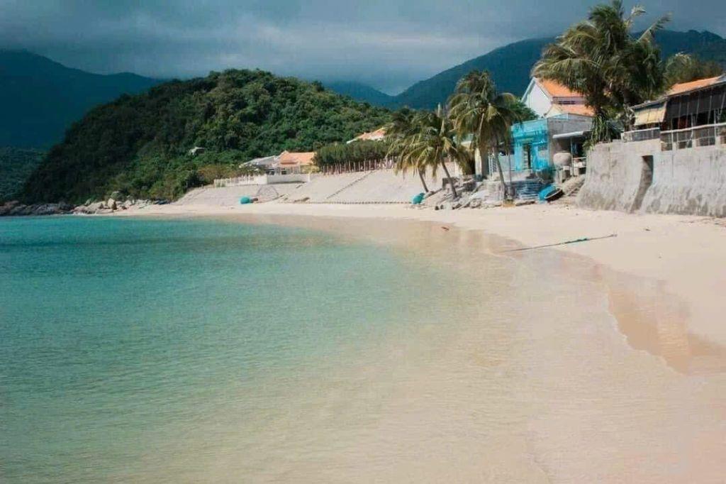 Bán nhà cấp 4 ngay biển vs chợ Ninh Vân  Ninh Hoà góc 2mt 0985451850