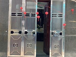 Cho thuê nhà trong ngõ Đê Trần Khát Chân, 60m2, 2.5 tầng, 3PN, 2 WC, 8 Triệu