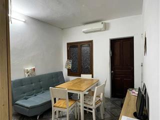 Cho thuê căn  hộ Tập thể tầng 2 ngõ 2 Phố Phương Mai 65m2, chỉ 7 Triệu/tháng