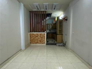 Cho thuê nhà ngõ 3 Hoàng Quốc Việt, 5 tầng x 40m2, 5 ngủ, 4 vệ sinh, 15 Triệu