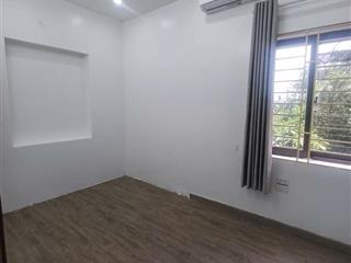 Hiếm Tập thể tầng 2 ngõ 135 Phương Mai 50m2, chỉ 5.5 Triệu ở hộ gia đình