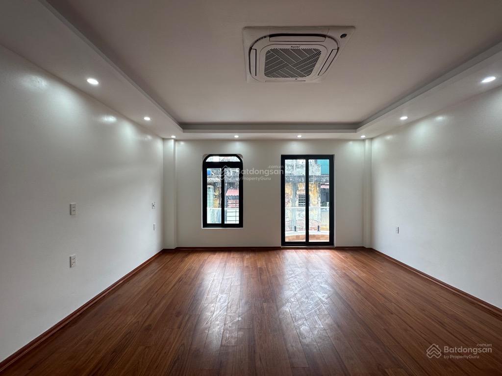 Hiếm xã đàn  ôtô thông  kinh doanh sầm uất  thang máy  full nội thất  sổ hoa hậu