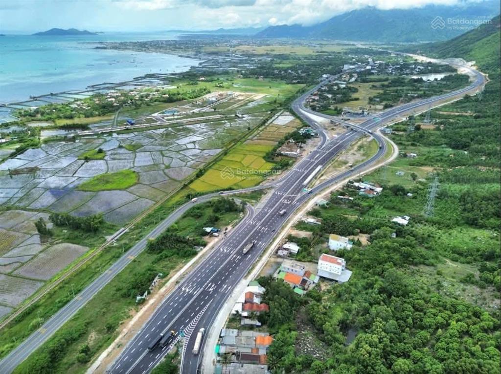 Đất mặt tiền ql1a  xã vạn thắng  vịnh vân phong