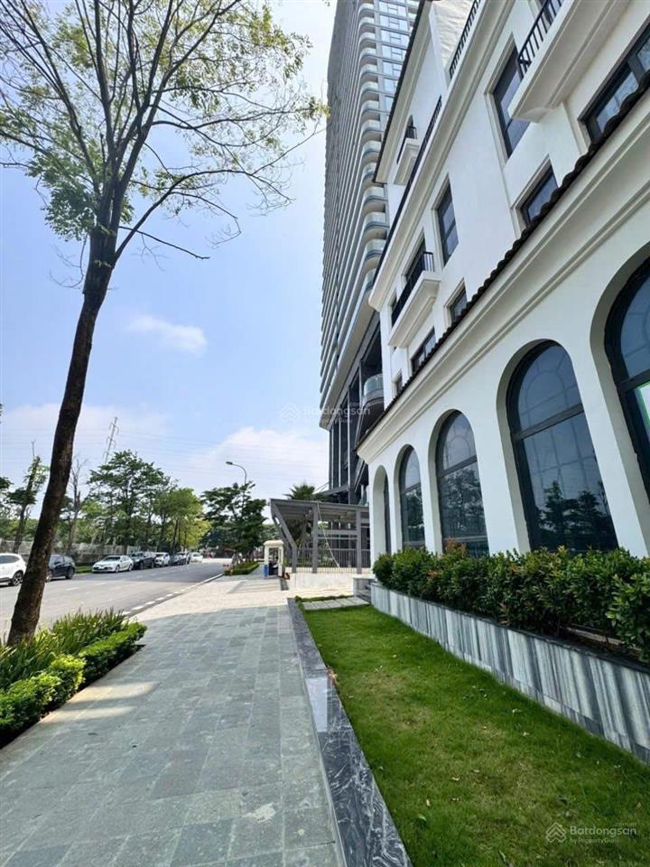 Bán liền kề sunshine golden river  5 tầng diện tích 100m2/ giá bán 50 tỷ/  0986 558 ***