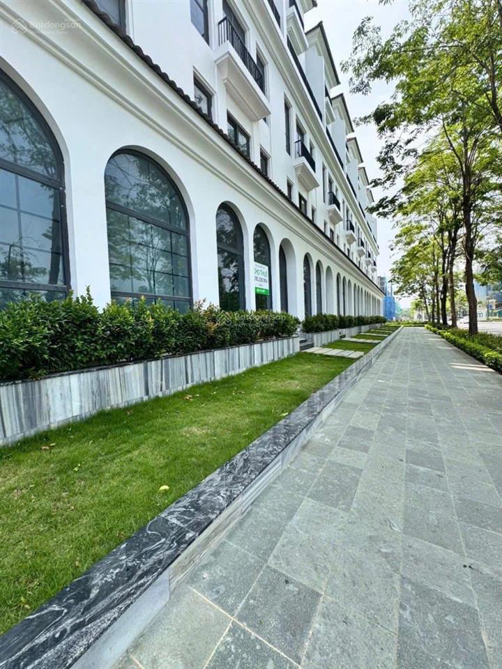 Bán liền kề sunshine golden river  5 tầng diện tích 100m2/ giá bán 50 tỷ/  0986 558 ***