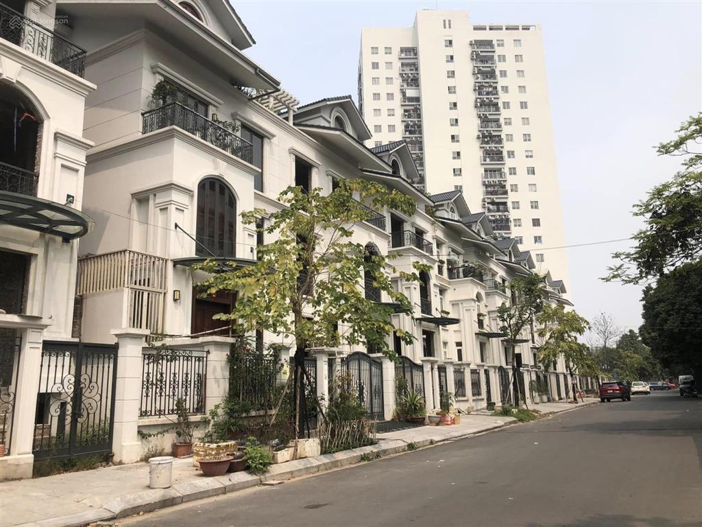 Bán biệt thự hdi tây hồ dt 135m2 xd 4.5 tầng mt 9m, đã có sổ, giá bán 64 tỷ. 0986 558 ***