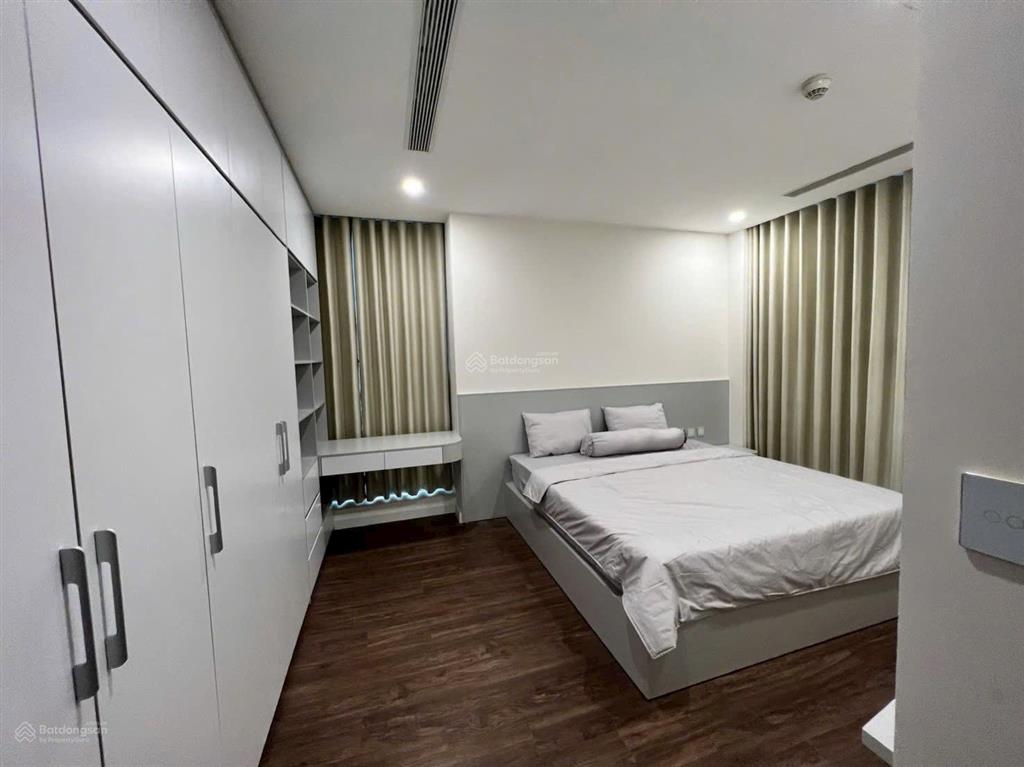 Bán căn 3pn  91m2 tại sunshine city  tầng cao  full đồ  đã có sổ  giá 9.1 tỷ/  0986 558 ***