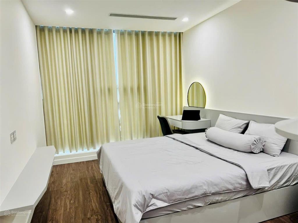 Bán căn 3pn  91m2 tại sunshine city  tầng cao  full đồ  đã có sổ  giá 9.1 tỷ/  0986 558 ***