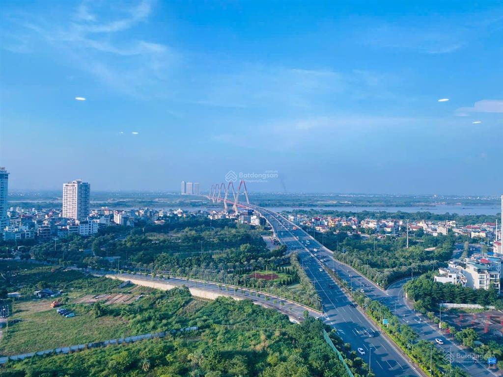 Bán căn góc 2pn/86m2 view cầu nhật tân/ full đồ/ có sổ/ giá 8.680 tỷ bp/  0986 558 ***