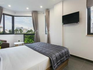 Phòng trọ/căn hộ dịch vụ ban công cao cấp mặt tiền trường sa view sông, gần cầu thị nghè