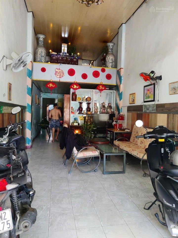 Nhà gần biển 600m. giá tốt duy nhất mặt đường dã tượng 20m, đối diện công viên, phường nha trang