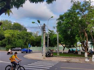Nhà gần biển 600m. giá tốt duy nhất mặt đường dã tượng 20m, đối diện công viên, phường nha trang
