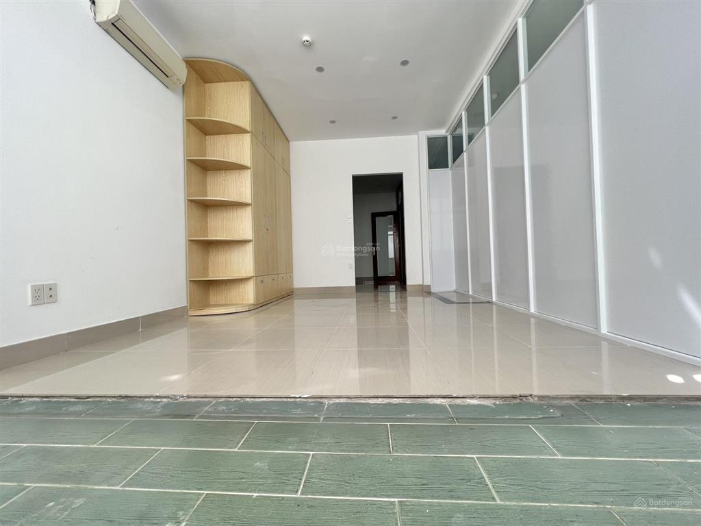 Cho thuê tòa nhà văn phòng 600m2, giá cực chất 58 triệu tại nguyễn minh hoàng, p 12, tân bình, hcm