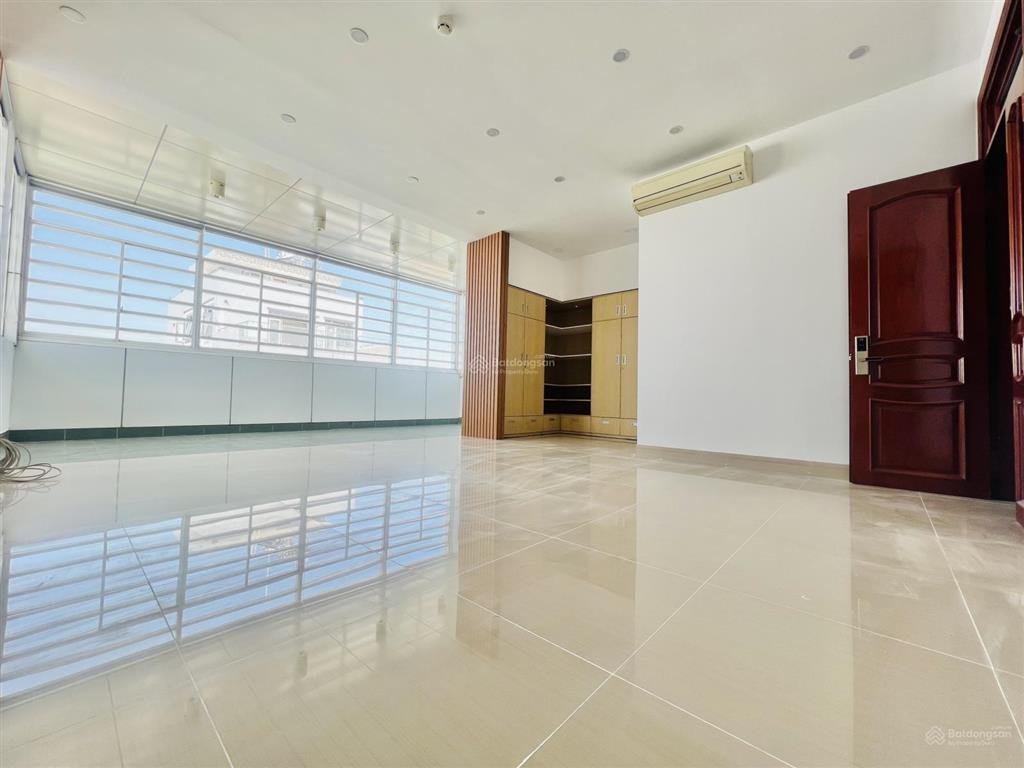 Cho thuê tòa nhà văn phòng 600m2, giá cực chất 58 triệu tại nguyễn minh hoàng, p 12, tân bình, hcm