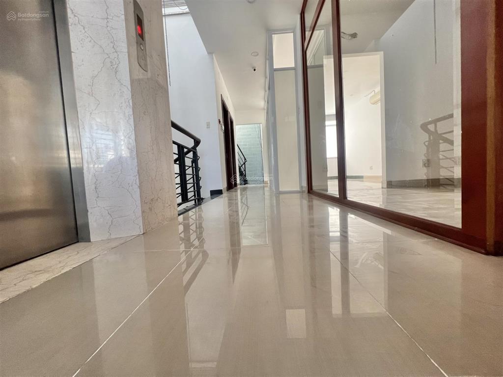 Cho thuê tòa nhà văn phòng 600m2, giá cực chất 58 triệu tại nguyễn minh hoàng, p 12, tân bình, hcm