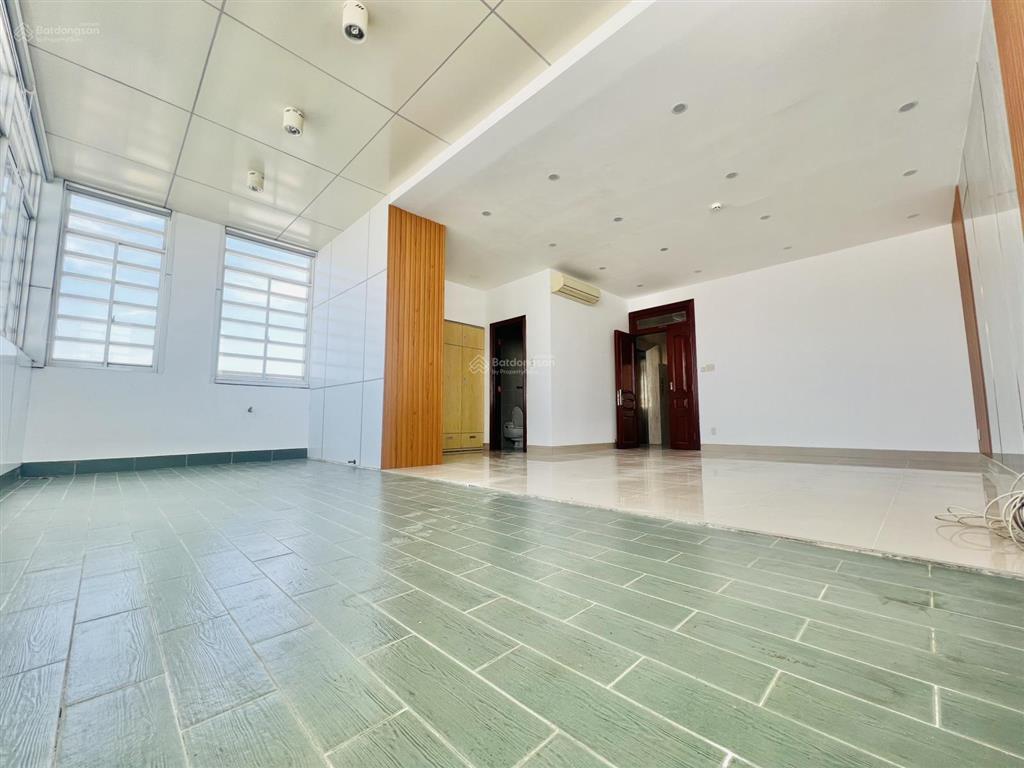 Cho thuê tòa nhà văn phòng 600m2, giá cực chất 58 triệu tại nguyễn minh hoàng, p 12, tân bình, hcm