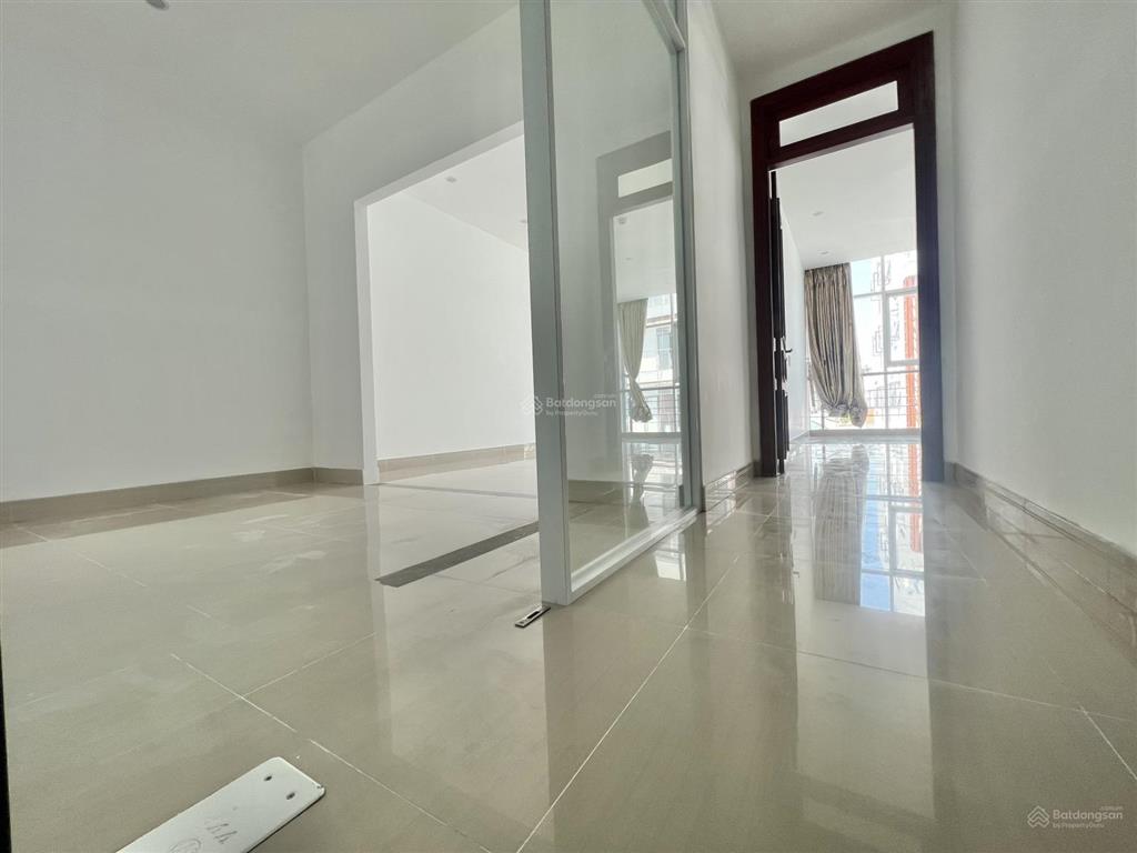 Cho thuê tòa nhà văn phòng 600m2, giá cực chất 58 triệu tại nguyễn minh hoàng, p 12, tân bình, hcm