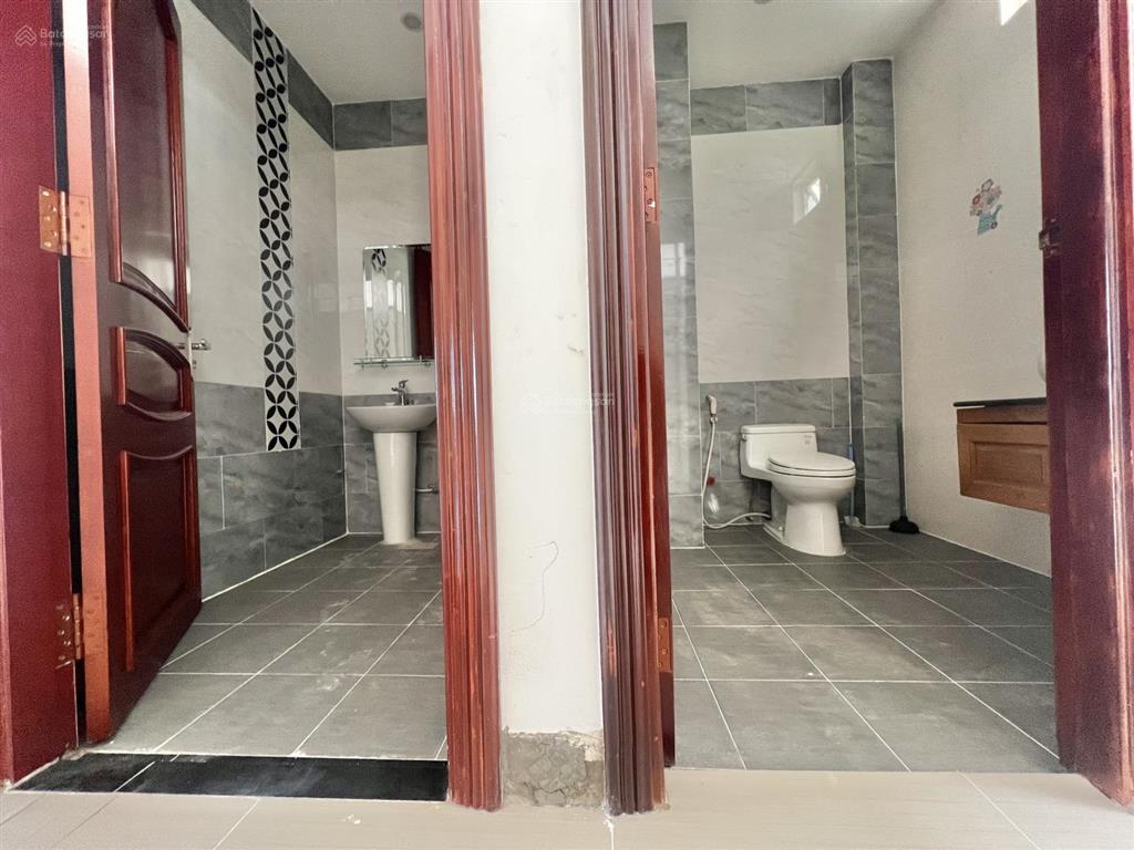 Cho thuê tòa nhà văn phòng 600m2, giá cực chất 58 triệu tại nguyễn minh hoàng, p 12, tân bình, hcm