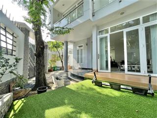 Villa khu sân bay 10x20m * 3 tầng 49 triệu/tháng, đường yên thế. phường 2.  0938 036 *** a hoan