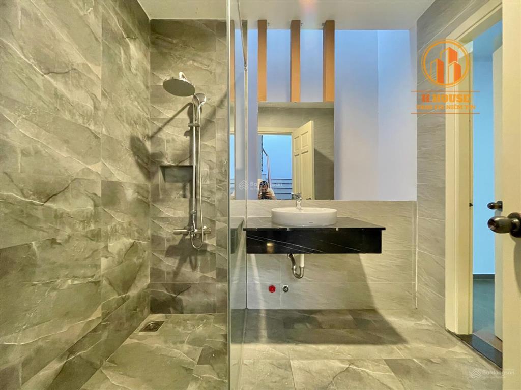 Cho thuê nhà khu vip phổ quang nhà siêu rẻ chỉ 30tr/5x25m, 3 lầu