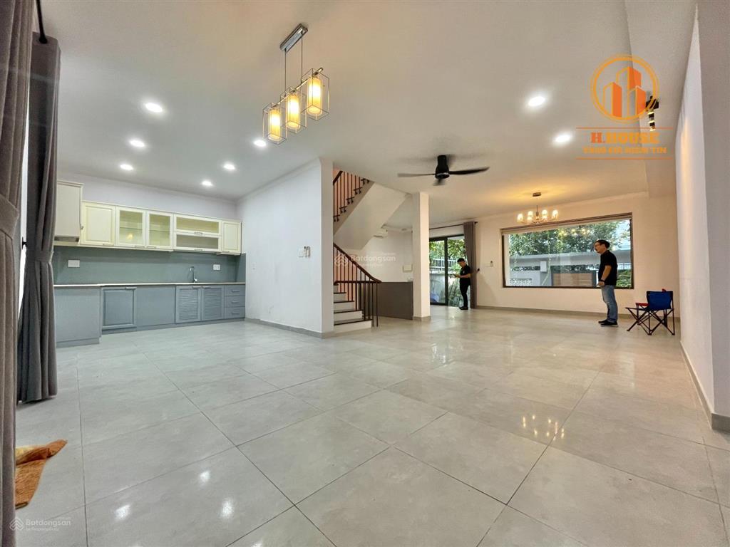 Cho thuê nhà khu vip phổ quang nhà siêu rẻ chỉ 30tr/5x25m, 3 lầu
