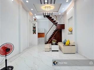 Giáp quận 6  3 tầng ( 4x8)  3pn  2tolet mới tiện vào ở