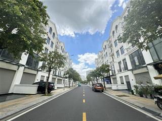 Nhà phố  bán gấp  162m2  manhattan giá bán top 1 toàn khu vinhomes grand park tháng 6/2025
