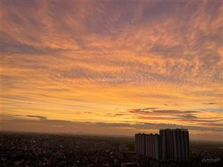 Chính chủ(mình là chủ nhà) cần bán sớm căn góc 2 ngủ 2 vệ sinh tầng cao, không hạn chế view.