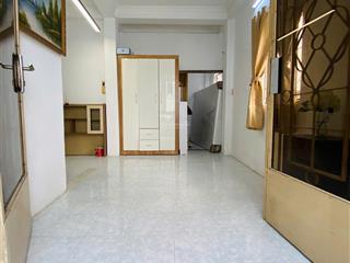 Studio lầu 2  30m2 có bancol  máy tắm nước nóng  tủ lạnh  nệm chuẩn khách sạn 5 sao  5,5 tr/th