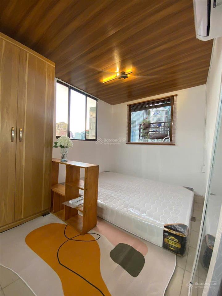 Studio 30m2 full nt tách bếp có bancol cửa sổ 5,5tr/th