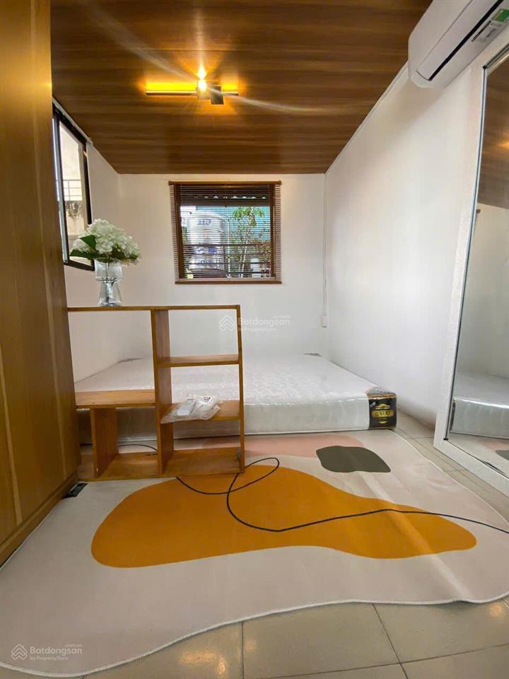 Studio 30m2 full nt tách bếp có bancol cửa sổ 5,5tr/th