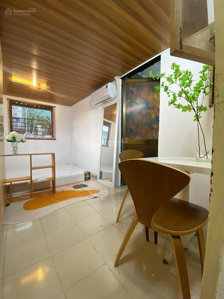Studio 30m2 full nt tách bếp có bancol cửa sổ 5,5tr/th
