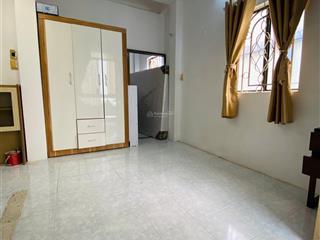 1pn tách bếp bancol lầu 2 full nội thất tắm nước nóng cực mạnh 137 trần đình xu 5,5tr/th