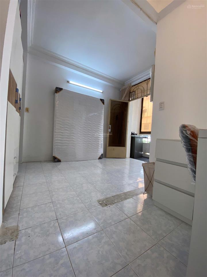 Căn hộ 1pn tách bếp full nội thất có bancol lớn cửa sổ trời hẻm bến vân đồn,q4
