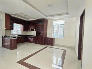 Cần cho thuê căn biệt thự sadeco ven sông ông lớn quận 7 gần ngay trung tâm đối diện sông