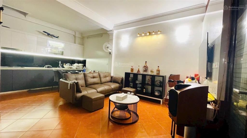 Bán nhà nguyễn sơn, phố vip hàng không, dân xây chắc chắn, full nội thất, ở ngay