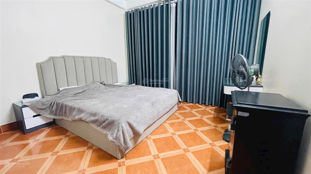 Bán nhà nguyễn sơn, phố vip hàng không, dân xây chắc chắn, full nội thất, ở ngay